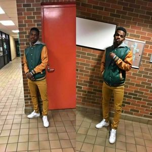 Meet your Posher, Chris